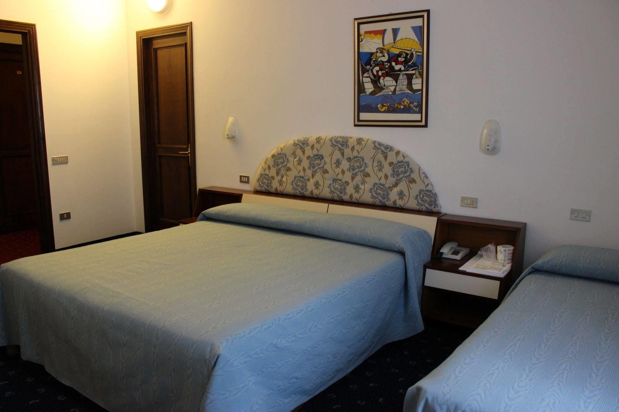 Hotel Pinolo Gubbio Exterior foto