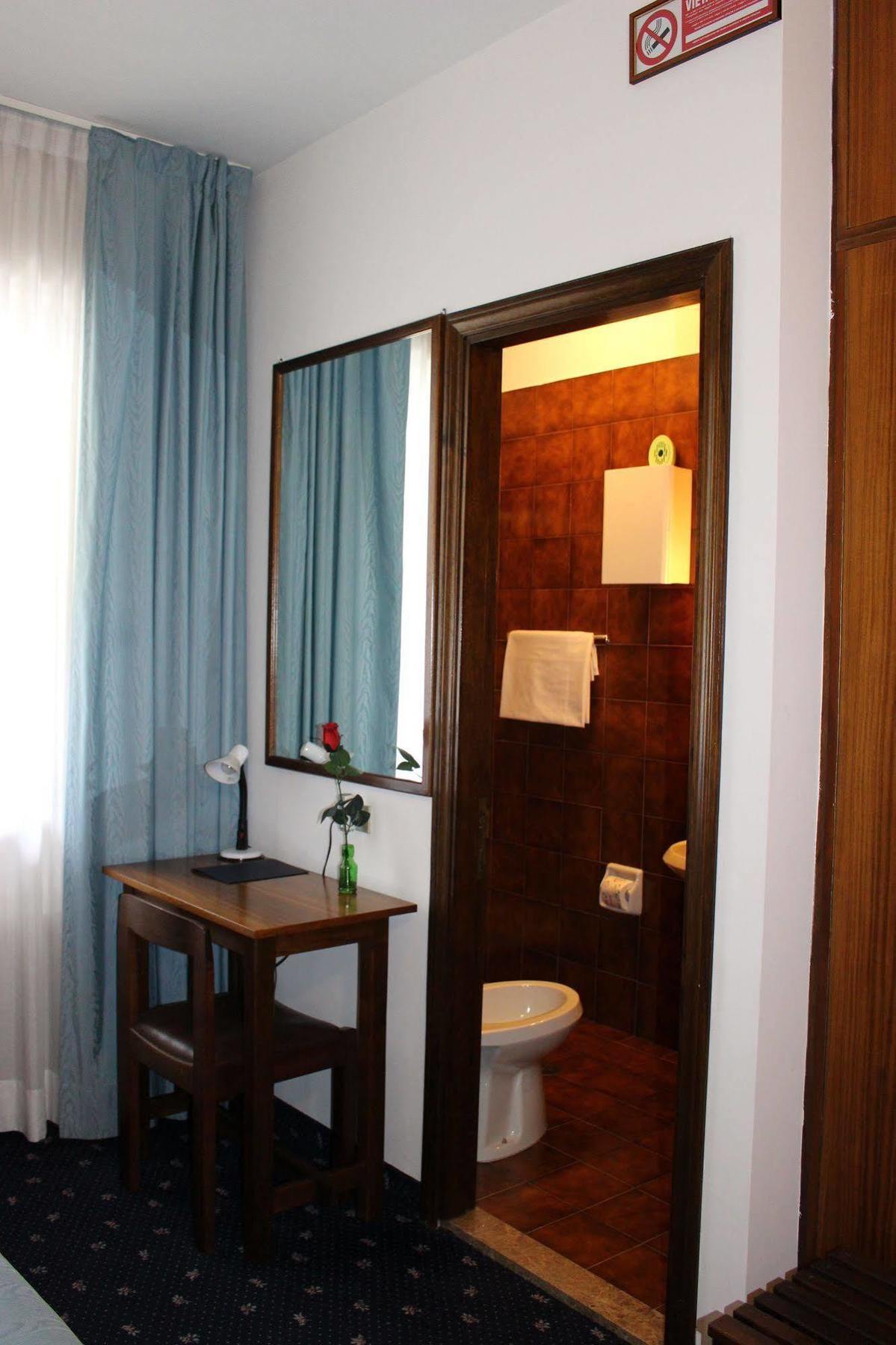 Hotel Pinolo Gubbio Exterior foto